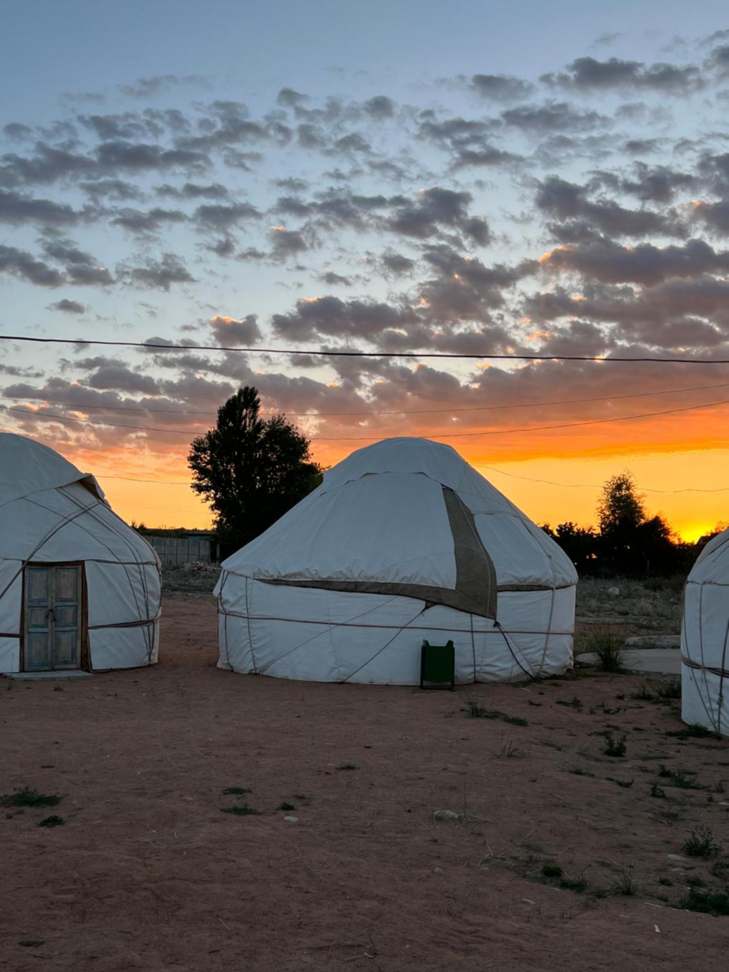 Guest House And Yurt Camp "Ailuu" Tong 외부 사진